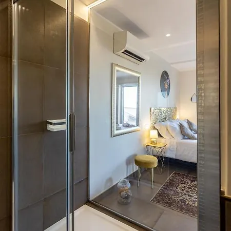 Appartement Penthouse With A Panoramic Rooftop In Trastevere With Seasonally Jacuzzi *
