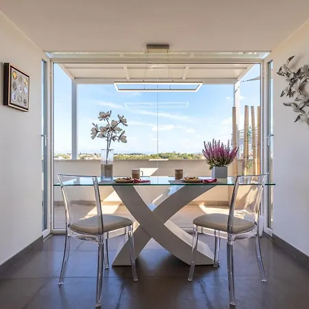 Appartement Penthouse With A Panoramic Rooftop In Trastevere With Seasonally Jacuzzi *