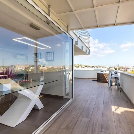 Appartement Penthouse With A Panoramic Rooftop In Trastevere With Seasonally Jacuzzi Rome