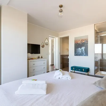 Appartement Penthouse With A Panoramic Rooftop In Trastevere With Seasonally Jacuzzi Rome