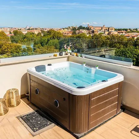 Appartement Penthouse With A Panoramic Rooftop In Trastevere With Seasonally Jacuzzi Rome